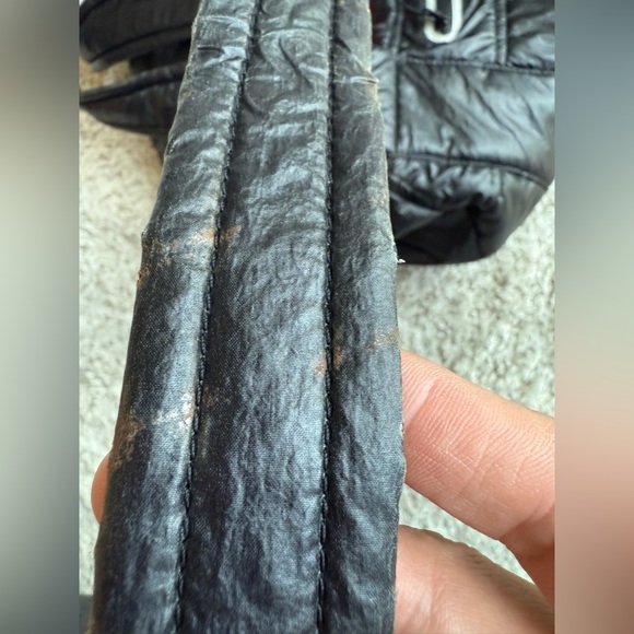 Nike Black Puff Gym Bag with Neon Reddish Orange Interior - Picture 13 of 16